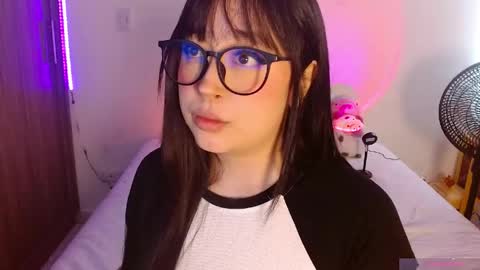 Olivia  online show from June 4, 1:28 pm