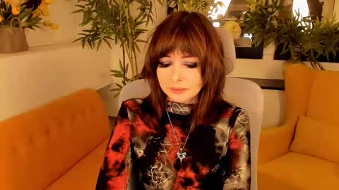 crystallbloom online show from September 18, 1:40 am