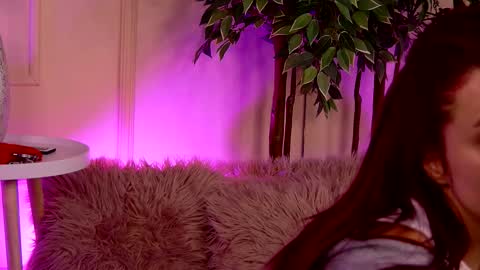 crystallred online show from March 1, 5:53 am