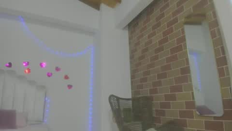 Snapshot of crystalqueen8 chatting on October 18, 9:04 pm crystal online show from October 18, 9:04 pm