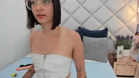 Snapshot of crystalstonee1 chatting on March 26, 8:03 pm Crystal online show from March 26, 8:03 pm