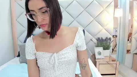 Snapshot of crystalstonee1 chatting on March 27, 10:20 pm Crystal online show from March 27, 10:20 pm