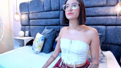 Snapshot of crystalstonee1 chatting on March 31, 8:31 pm Crystal online show from March 31, 8:31 pm