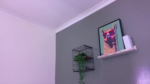 Snapshot of crystaltaylor__ chatting on May 29, 10:13 am C R Y S T A L online show from May 29, 10:13 am
