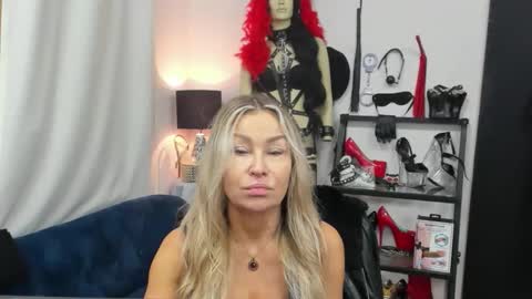 CrystalHotty online show from October 13, 5:07 am