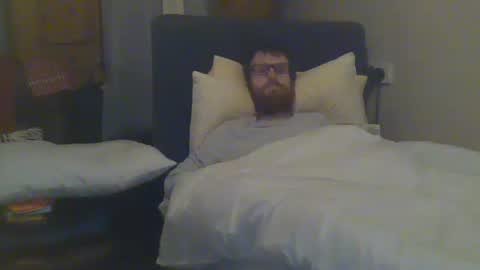 Snapshot of cs014g8493 chatting on December 21, 3:03 am chris online show from December 21, 3:03 am