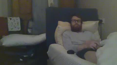 Snapshot of cs014g8493 chatting on December 31, 12:54 am chris online show from December 31, 12:54 am