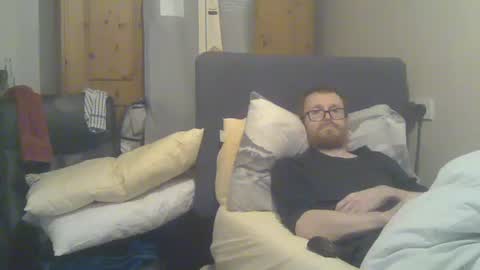 Snapshot of cs014g8493 chatting on November 8, 2:23 am chris online show from November 8, 2:23 am