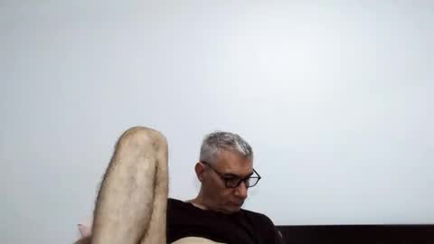 Snapshot of cucaio18 chatting on February 27, 1:05 am BIG UNCUT HARD COCK online show from February 27, 1:05 am