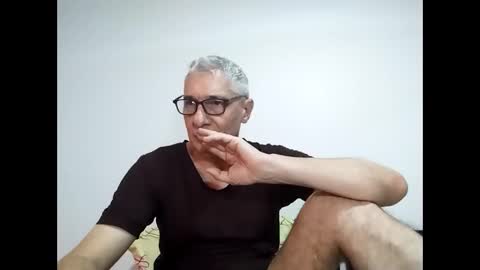 Snapshot of cucaio18 chatting on March 5, 1:56 am BIG UNCUT HARD COCK online show from March 5, 1:56 am