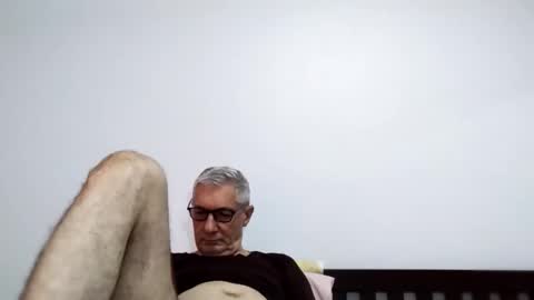 Snapshot of cucaio18 chatting on March 8, 1:47 am BIG UNCUT HARD COCK online show from March 8, 1:47 am