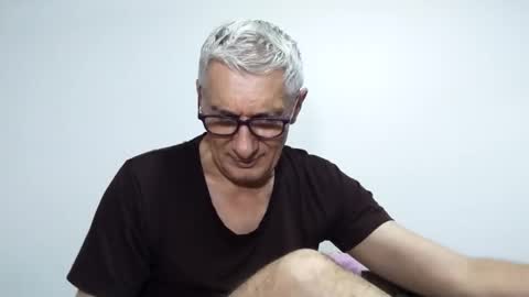 Snapshot of cucaio18 chatting on March 20, 2:05 am BIG UNCUT HARD COCK online show from March 20, 2:05 am