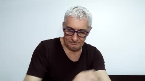 Snapshot of cucaio18 chatting on March 22, 1:31 am BIG UNCUT HARD COCK online show from March 22, 1:31 am