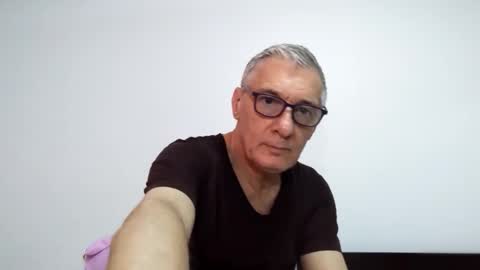 Snapshot of cucaio18 chatting on March 26, 1:11 am BIG UNCUT HARD COCK online show from March 26, 1:11 am