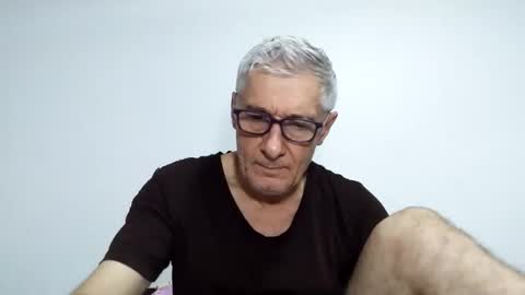 Snapshot of cucaio18 chatting on March 29, 2:00 am BIG UNCUT HARD COCK online show from March 29, 2:00 am