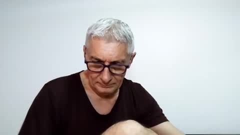 Snapshot of cucaio18 chatting on April 19, 1:38 am BIG UNCUT HARD COCK online show from April 19, 1:38 am