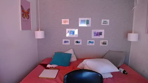 Snapshot of cuckoldlover69_ chatting on December 10, 2:48 am cuckoldlover69_ online show from December 10, 2:48 am