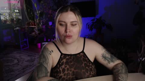 Snapshot of cuddlieschris chatting on December 13, 4:43 am Chris online show from December 13, 4:43 am