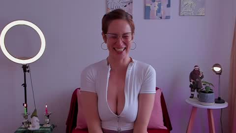 Leonela online show from December 7, 6:04 pm