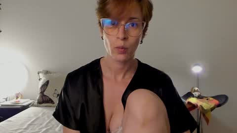 Leonela online show from January 3, 9:15 pm