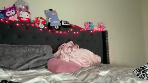 cum2charmxx online show from October 26, 1:28 pm