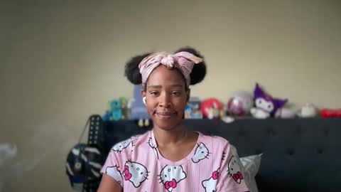Snapshot of cum2charmxx chatting on May 3, 7:53 pm cum2charmxx online show from May 3, 7:53 pm