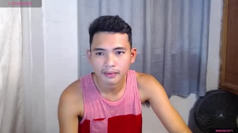 Snapshot of cum2myworld_ chatting on April 24, 10:28 am cum2myworld_ online show from April 24, 10:28 am