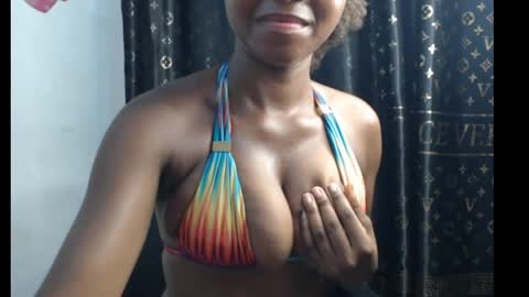 Snapshot of cum_863648 chatting on May 18, 4:07 am Lisa online show from May 18, 4:07 am