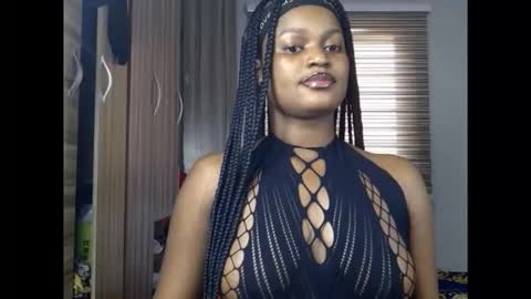 Snapshot of cum_ebony_petitxx chatting on February 7, 7:01 am cath online show from February 7, 7:01 am