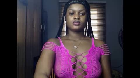 Snapshot of cum_ebony_petitxx chatting on February 8, 7:01 am cath online show from February 8, 7:01 am