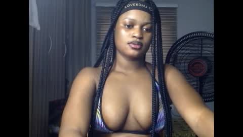 Snapshot of cum_ebony_petitxx chatting on February 10, 7:23 am cath online show from February 10, 7:23 am