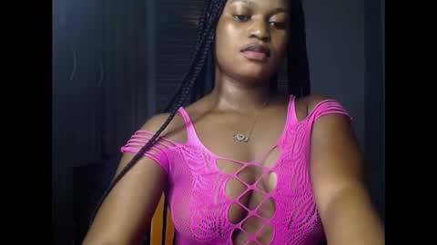 Snapshot of cum_ebony_petitxx chatting on February 20, 6:48 am cath online show from February 20, 6:48 am