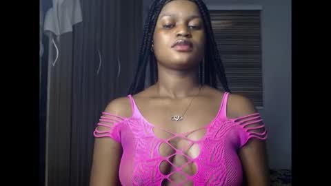 Snapshot of cum_ebony_petitxx chatting on February 22, 7:40 am cath online show from February 22, 7:40 am