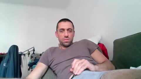 Snapshot of cum_shot8407 chatting on October 12, 10:25 am cum_shot8407 online show from October 12, 10:25 am