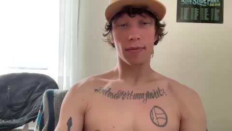 Snapshot of cum_with_me_96 chatting on October 4, 9:13 pm cum_with_me_96 online show from October 4, 9:13 pm