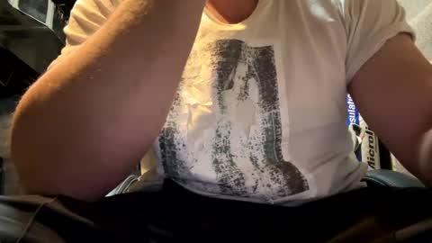 Snapshot of cumfacialxxx chatting on December 17, 5:15 pm cumfacialxxx online show from December 17, 5:15 pm