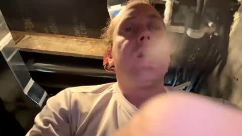 Snapshot of cumfacialxxx chatting on December 18, 3:22 pm cumfacialxxx online show from December 18, 3:22 pm