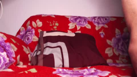 Snapshot of cumjuicy chatting on December 21, 12:38 pm Sebby online show from December 21, 12:38 pm