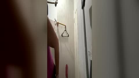 Snapshot of cumnsparkle chatting on June 21, 6:05 am cumnsparkle online show from June 21, 6:05 am