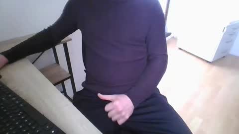 Snapshot of cumrocco009 chatting on February 4, 10:21 am cumrocco online show from February 4, 10:21 am