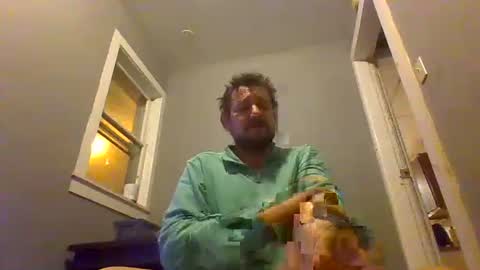 Snapshot of cuntreeboy68 chatting on December 13, 7:04 am Bash online show from December 13, 7:04 am