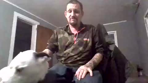 Snapshot of cuntreeboy68 chatting on January 27, 2:53 am Bash online show from January 27, 2:53 am