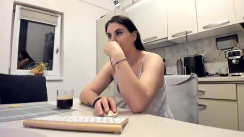 Snapshot of cuplu29 chatting on June 13, 1:36 am maria alex online show from June 13, 1:36 am