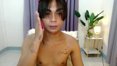 Snapshot of cuppycupcake_2 chatting on March 16, 12:09 pm Xyrien online show from March 16, 12:09 pm