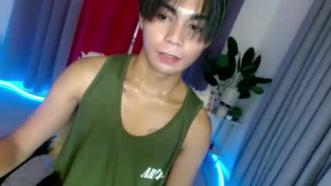 Snapshot of cuppycupcake_2 chatting on March 28, 7:19 am Xyrien online show from March 28, 7:19 am