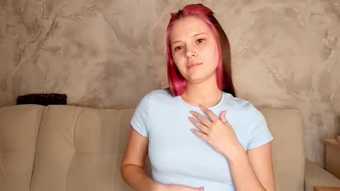 Snapshot of curious_enough chatting on November 27, 11:34 am Miley online show from November 27, 11:34 am