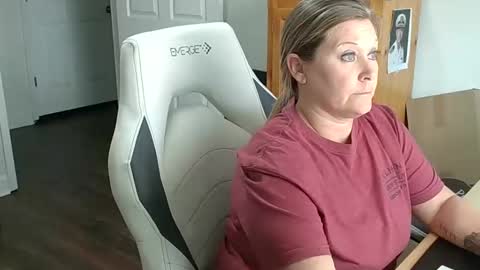 Snapshot of curiouscouple3143 chatting on January 24, 6:56 pm curious couple online show from January 24, 6:56 pm