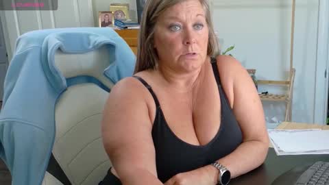 Snapshot of curiouscouple3143 chatting on February 16, 5:53 pm curious couple online show from February 16, 5:53 pm