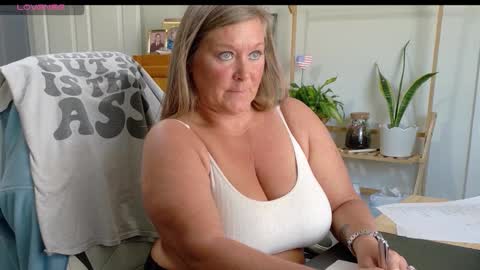 Snapshot of curiouscouple3143 chatting on February 17, 6:25 pm curious couple online show from February 17, 6:25 pm