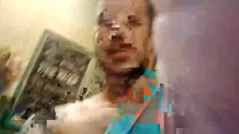 Snapshot of curiousguyhere6 chatting on June 10, 10:19 pm curiousguyhere6 online show from June 10, 10:19 pm